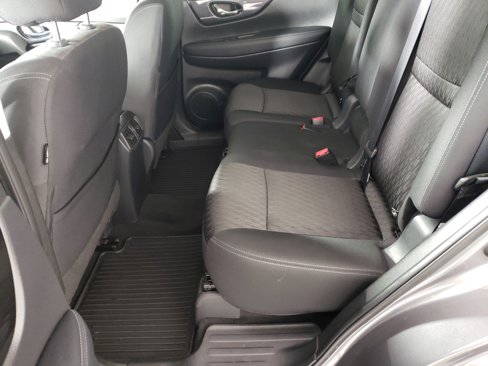 Used 2020 Nissan Rogue SV image 11
