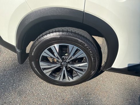Certified 2021 Nissan Rogue SV w/ Premium Package image 9