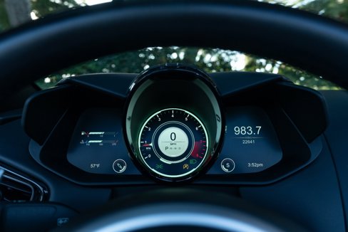Used 2023 Aston Martin V8 Vantage Roadster image 15