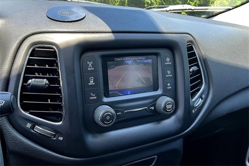 Used 2018 Jeep Compass Latitude image 14