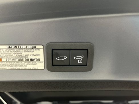 Used 2024 Toyota Corolla Cross XLE w/ Convenience Package image 16