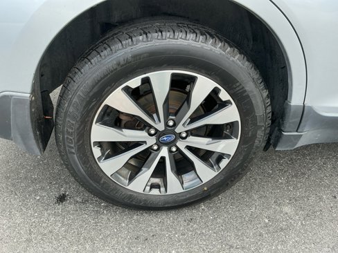 Used 2017 Subaru Outback 2.5i Limited image 16