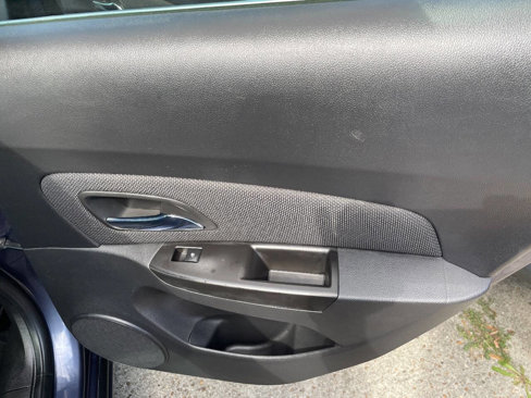 Used 2014 Chevrolet Cruze LT w/ Technology Package image 30