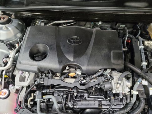Used 2021 Toyota Camry LE image 30