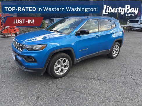 Used 2025 Jeep Compass Latitude image 1