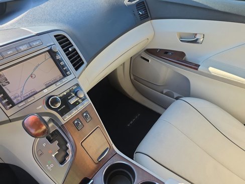 Used 2010 Toyota Venza image 32