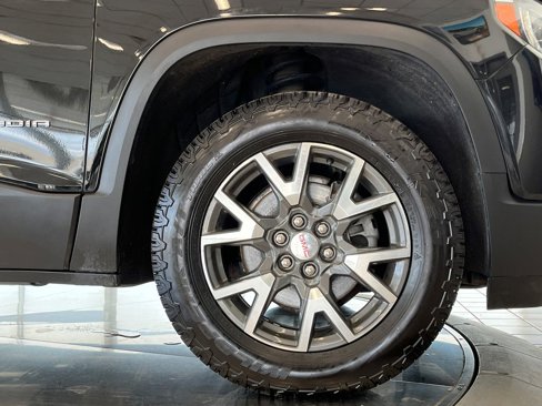 Used 2021 GMC Acadia SLE w/ Driver Convenience Package image 10