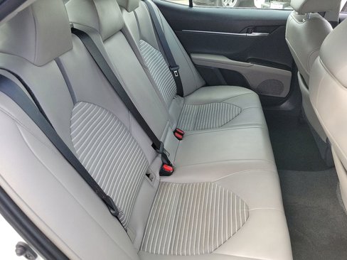Used 2021 Toyota Camry SE image 18