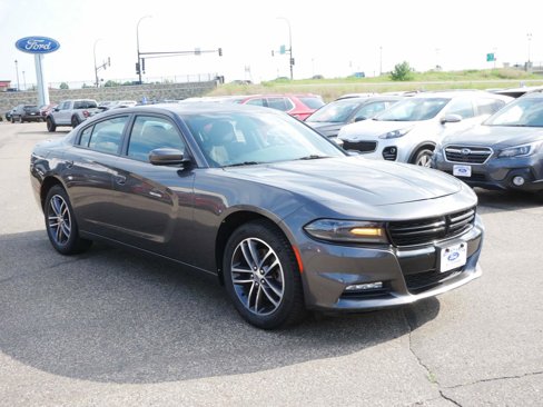 Used 2019 Dodge Charger SXT image 3