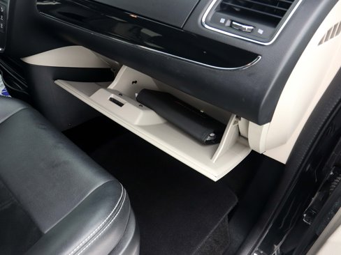 Used 2017 Dodge Grand Caravan SXT image 21