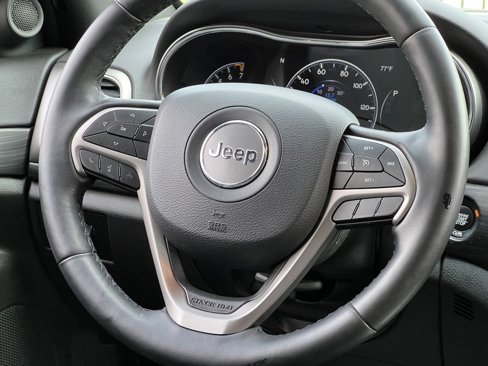 Used 2019 Jeep Grand Cherokee Altitude image 21