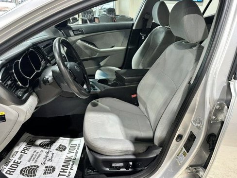 Used 2012 Kia Optima LX w/ Convenience Pkg image 12