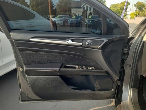 Used 2020 Ford Fusion Titanium image 35