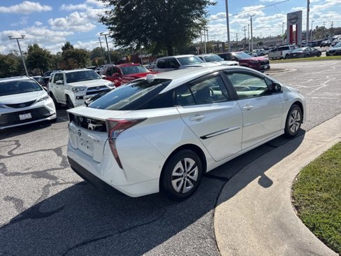 Used 2017 Toyota Prius Two image 7