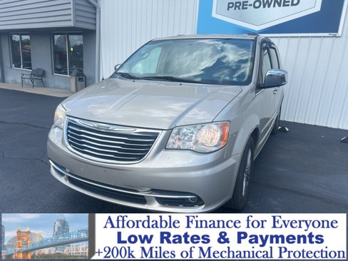 Used 2014 Chrysler Town & Country Touring-L w/ Driver Convenience Group image 1