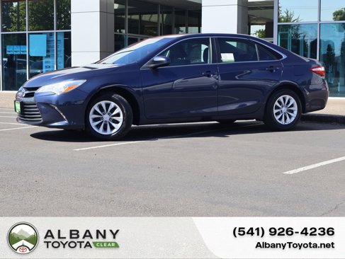 Used 2017 Toyota Camry LE image 1