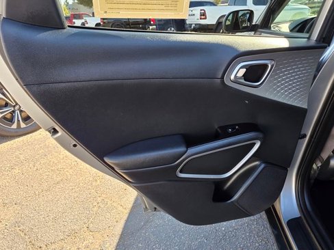 Used 2022 Kia Soul LX w/ Technology Package image 19