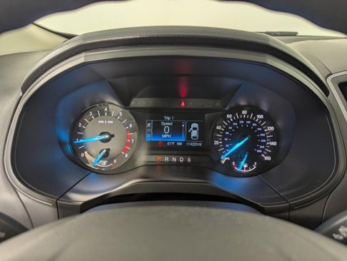 Used 2018 Ford Edge SE image 17