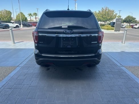 Used 2018 Ford Explorer XLT w/ Equipment Group 202A image 6