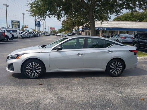 Used 2024 Nissan Altima 2.5 SV image 7