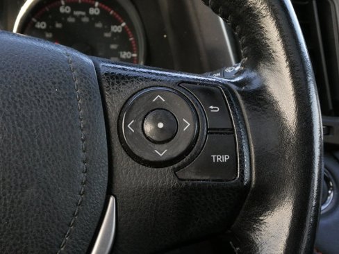 Used 2016 Toyota RAV4 SE image 13