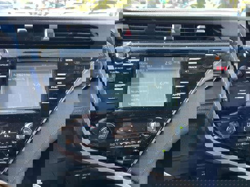 Used 2019 Toyota Camry SE image 23