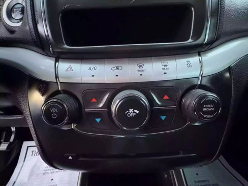 Used 2017 Dodge Journey SE w/ Flexible Seating Group image 25