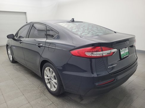 Used 2020 Ford Fusion SE image 5