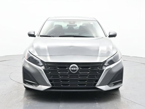 Used 2023 Nissan Altima 2.5 SL image 2