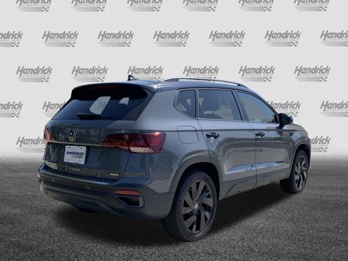 Used 2024 Volkswagen Taos SE image 10