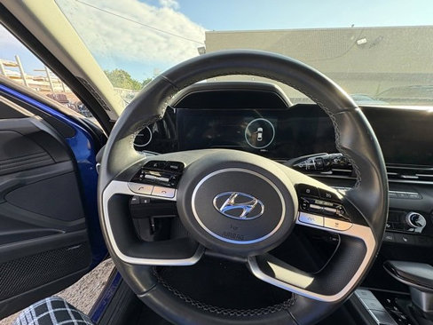 Certified 2023 Hyundai Elantra Limited w/ Preferred Accessory Package image 12