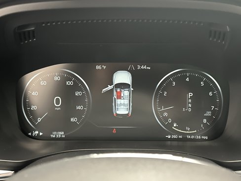 Used 2018 Volvo XC60 T5 Momentum w/ Convenience Package image 27