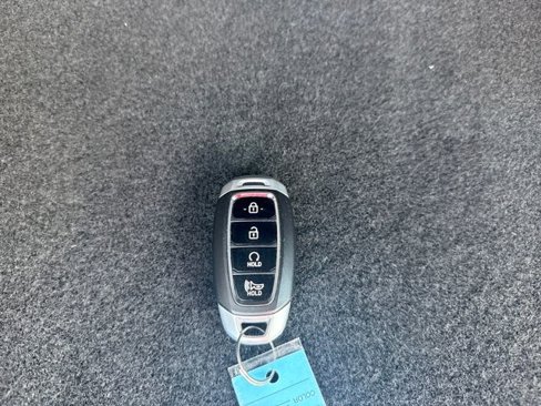 Used 2024 Hyundai Venue Limited image 37