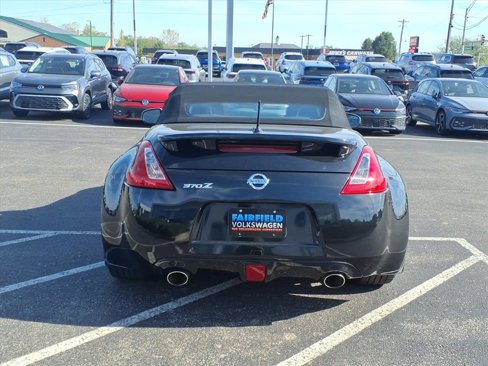 Used 2014 Nissan 370Z Roadster image 6