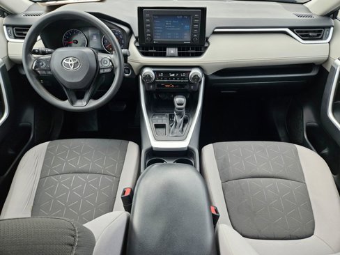 Used 2020 Toyota RAV4 XLE image 17