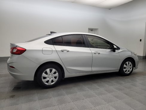 Used 2018 Chevrolet Cruze LS image 10