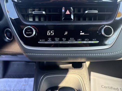 Used 2022 Toyota Corolla SE image 16