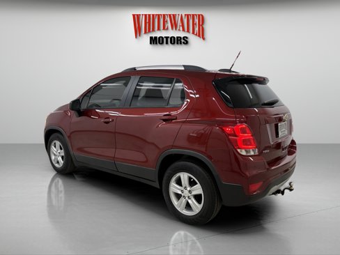 Used 2021 Chevrolet Trax LT image 2