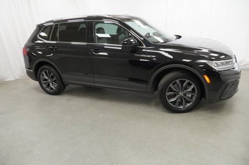Used 2022 Volkswagen Tiguan SE image 8
