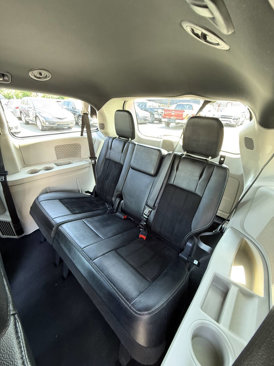 Used 2018 Dodge Grand Caravan SXT image 12