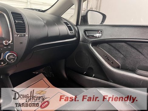 Used 2018 Kia Forte EX image 40