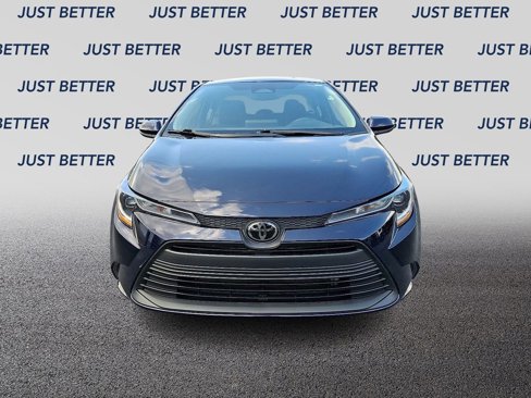 Used 2024 Toyota Corolla LE image 2