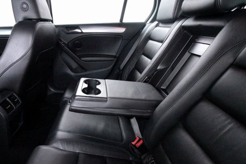 Used 2013 Volkswagen Golf R 4-Door image 28