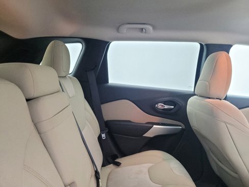 Used 2018 Jeep Cherokee Latitude image 19