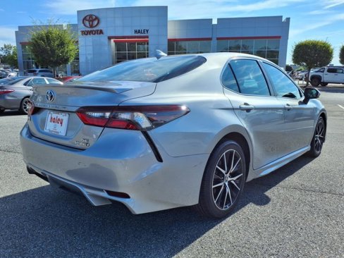 Certified 2021 Toyota Camry SE image 4