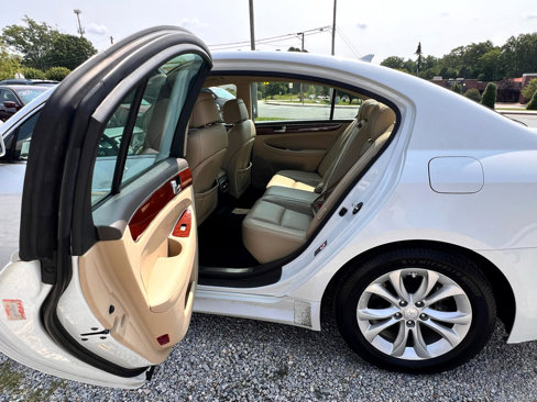 Used 2012 Hyundai Genesis 3.8 image 29