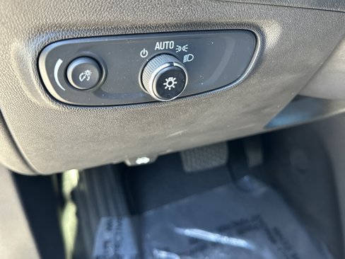 Used 2023 Chevrolet Equinox LT image 15