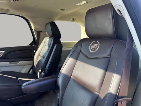 Used 2013 Cadillac Escalade Platinum image 19