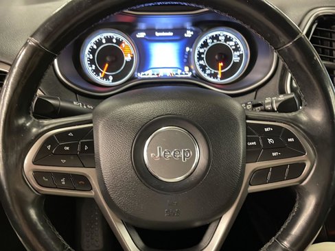 Used 2019 Jeep Cherokee Limited image 15