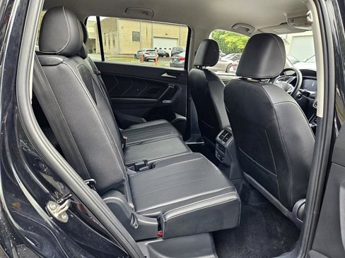 Used 2024 Volkswagen Tiguan SE image 14
